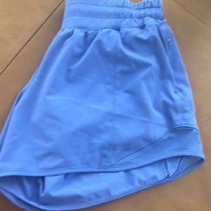 Lululemon size 4 Hotty hots 4inch